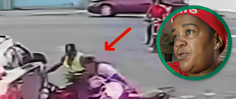 La dueña de una motocicleta