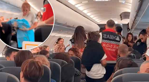 Mujer da a luz en pleno Vuelo