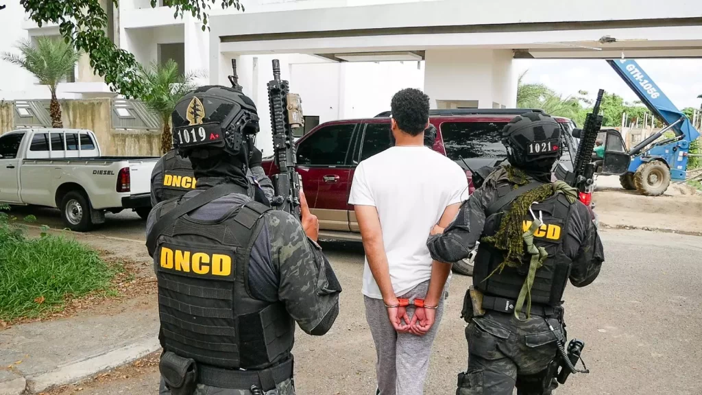 Capturan hombres vinculan al decomiso de 371 paquetes de cocaína en tanques de miel