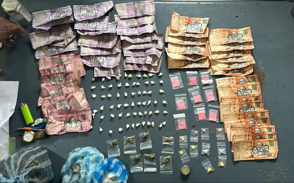 Apresan 6 personas y confiscan sustancias ilícitas mediante operativos