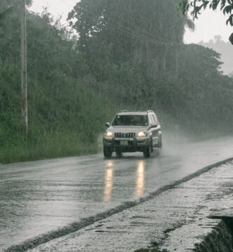 Onda tropical y vaguada provocarán aguaceros sobre el país