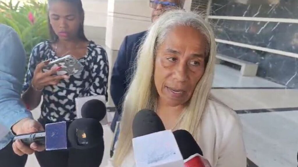Madre de mujer acusada de homicidio pide a la justicia actuar con transparencia