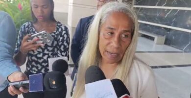 Madre de mujer acusada de homicidio pide a la justicia actuar con transparencia