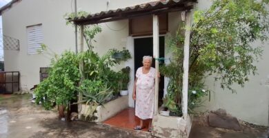 VIDEO: Anciana de 90 años pide vivienda al presidente Luis Abinader