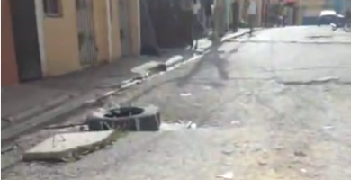 Ciudadanos muestran preocupación por mal estado de calles en Villa Duarte