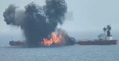 VIDEO: Así fue la explosión de un buque petrolero atacado por hutíes en Yemen