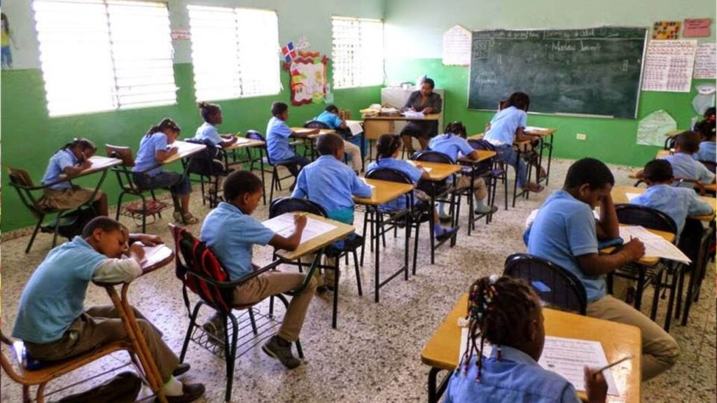 Falta de útiles escolares impedirá presencia de estudiantes en las aulas