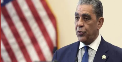 Adriano Espaillat